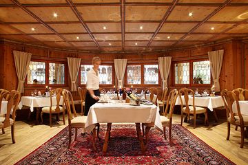 Speisesaal mit Holzdecke